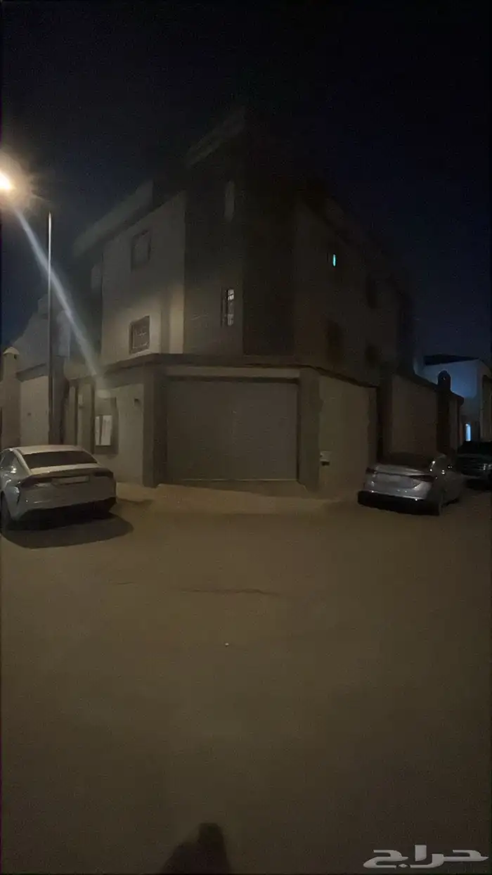للايجار شقه عوايل حي القادسيه 0