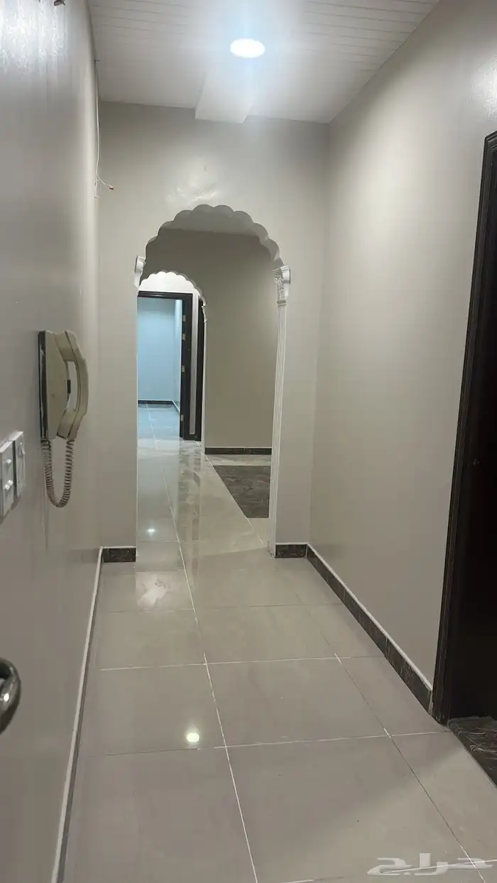 شقة للايجار اربع غرف وصاله 10