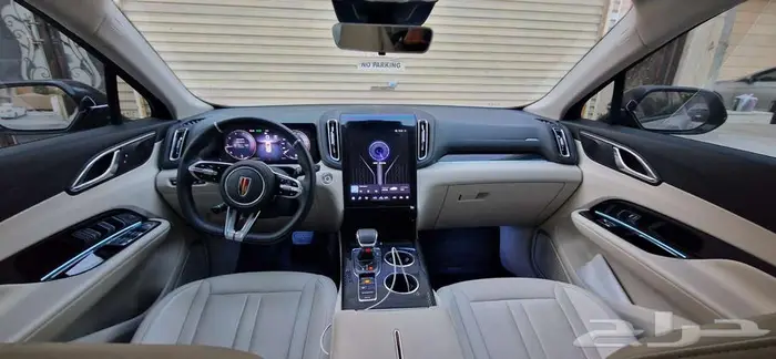 Hongqi HS3 1