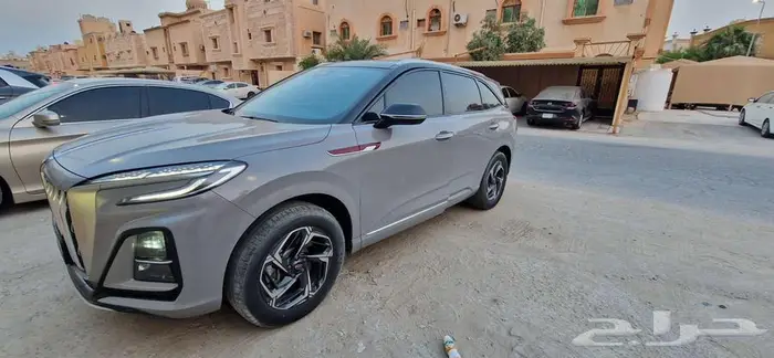 Hongqi HS3 3