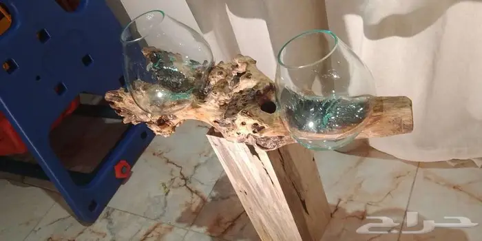 فازه زجاج مصهور مع قاعده خشب طبيعي 1