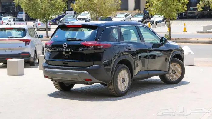 نيسان اكستريل 2025 متوفر 5 _7 راكب دبل وبدون كاش _ اقساط 3