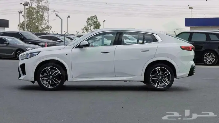 2026 BMW X2 SDRIVE 25i M 2.0T اصفار مع ضمان 21