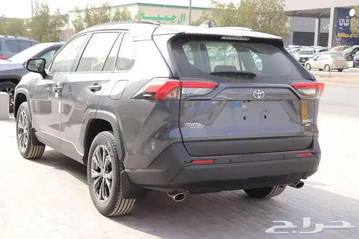 تويوتا راف فورXLE فتحة سقف 2025 بالكاش والاقساط لجميع البنوك 32