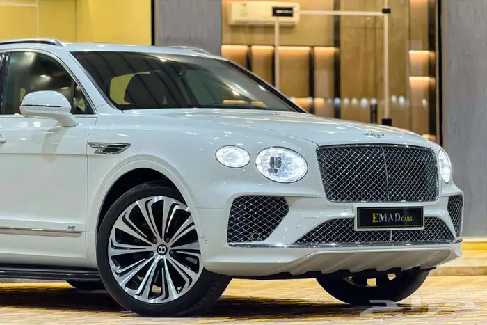 بنتلي بنتياقا V8 2021 ابيض خليجي 1