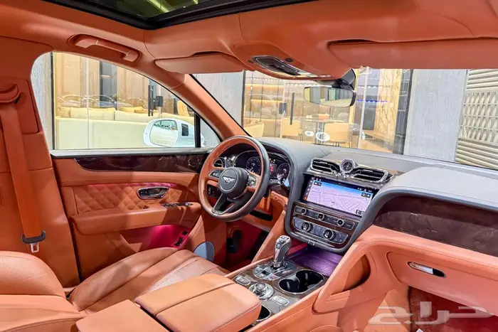 بنتلي بنتياقا V8 2021 ابيض خليجي 7