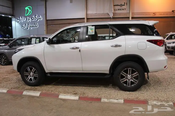 تويوتا  وتشنر 4.0 VX1 بنزين اتوماتيك دبل 2025 3