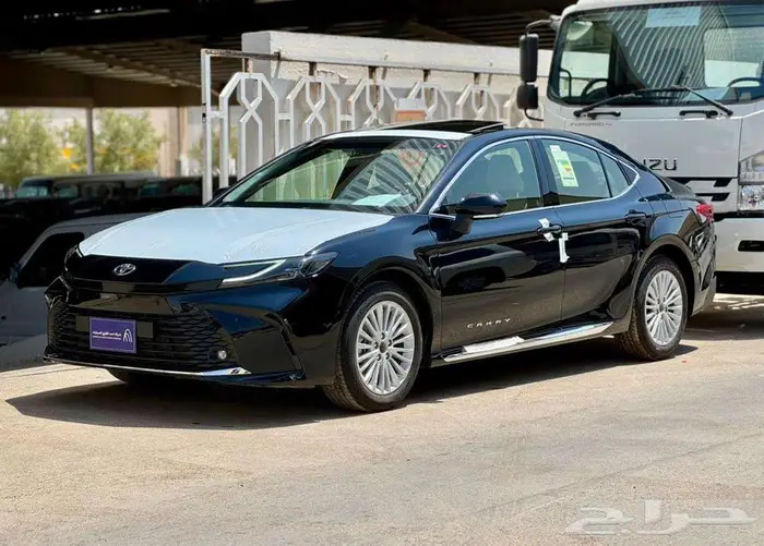 تويوتا كامري LE بنزين 2025 1