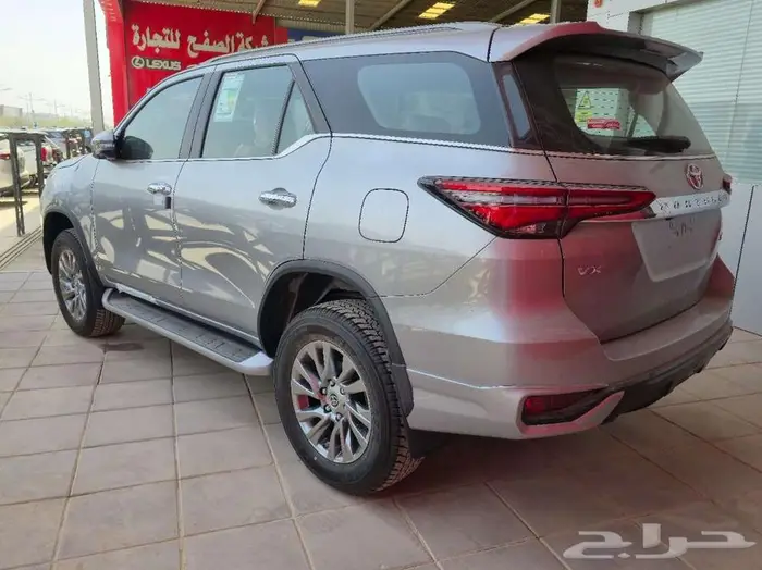 تويوتا فورتشنر بنزين VX3 الاقل سعرا 8