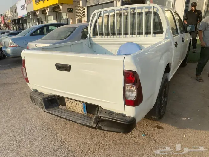 وانيت ايسوزو 2010 5