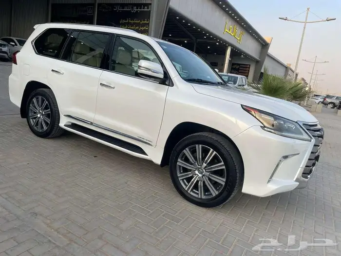 لكزس LX -570 سعودي 2017 فل كامل 5