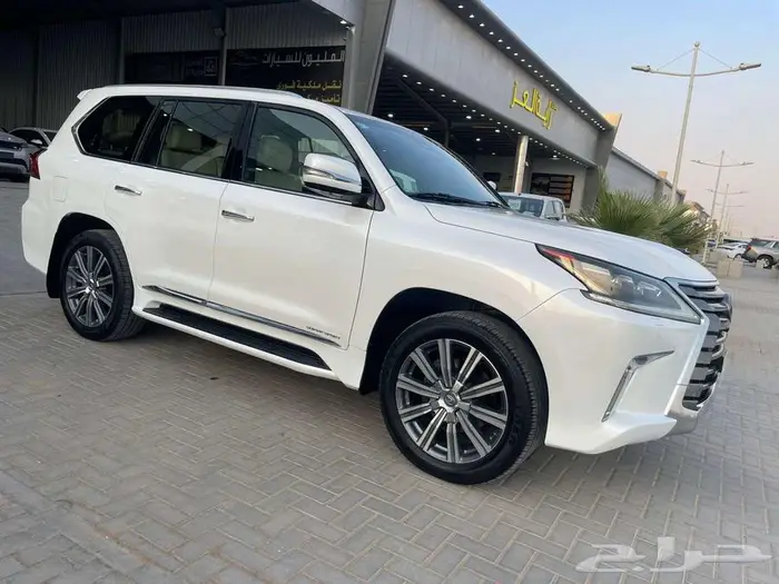 لكزس LX -570 سعودي 2017 فل كامل 8