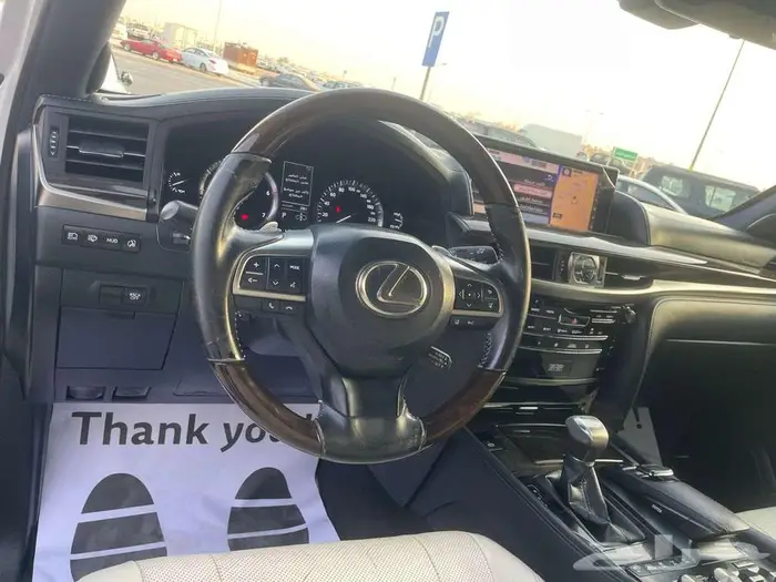 لكزس LX -570 سعودي 2017 فل كامل 15
