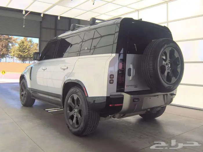 Land Rover Defender 110 X-Dynamic HSE 5