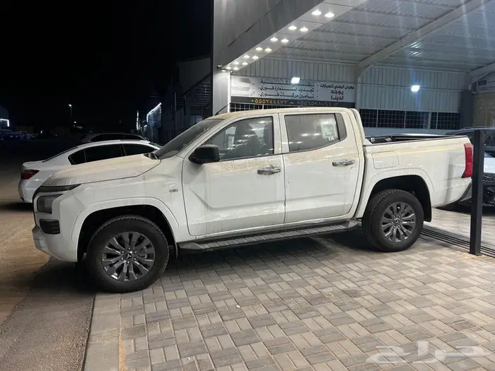 ميتسوبيشي L200 غمارتين دبل نص فل اوتوماتيك 2024 5