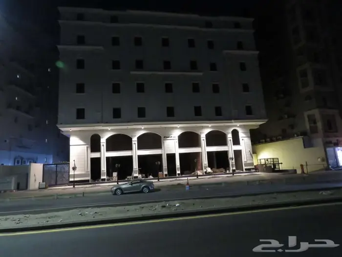 معرض تجاري مميز بمساحة كبيرة بمدينة جدة بمخطط التيسير 4