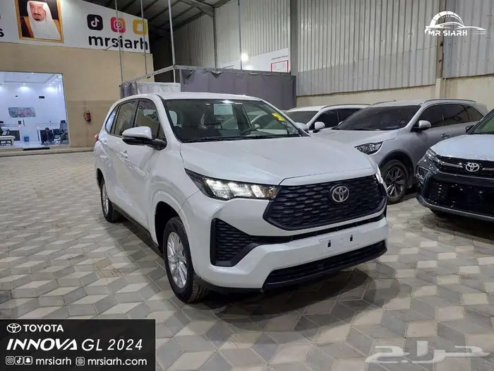 تويوتا انوفا GL 2.0 بنزين 2025 2