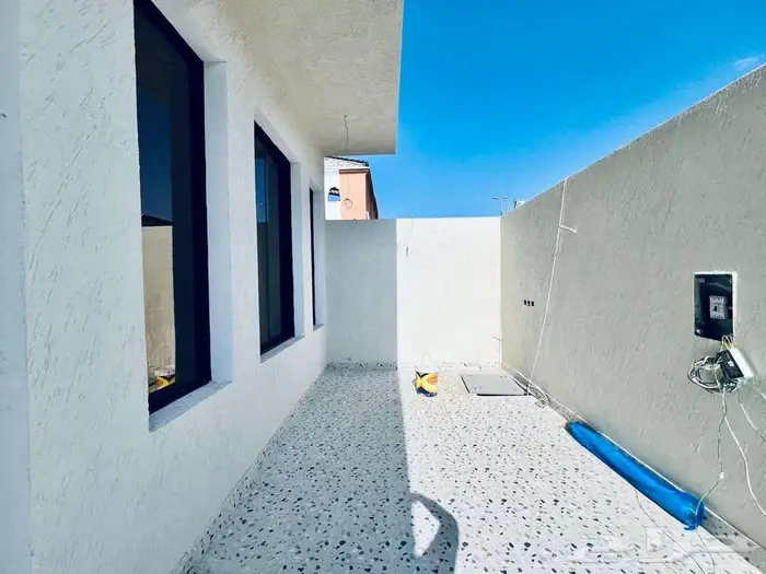 عمارة سكنية للبيع بمخطط الملك فهد 2