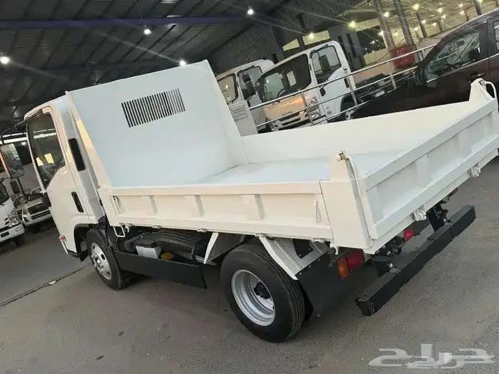 ايسوزو قلاب 5 طن 2025 4