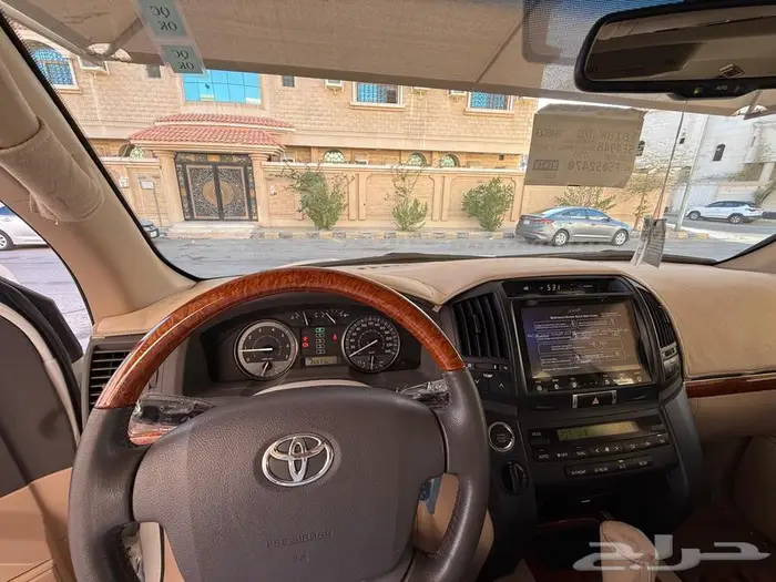 لاندكروزر فل كامل مخزن العداد 35 الف 16