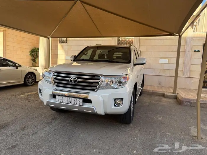 لاندكروزر فل كامل مخزن العداد 35 الف 18