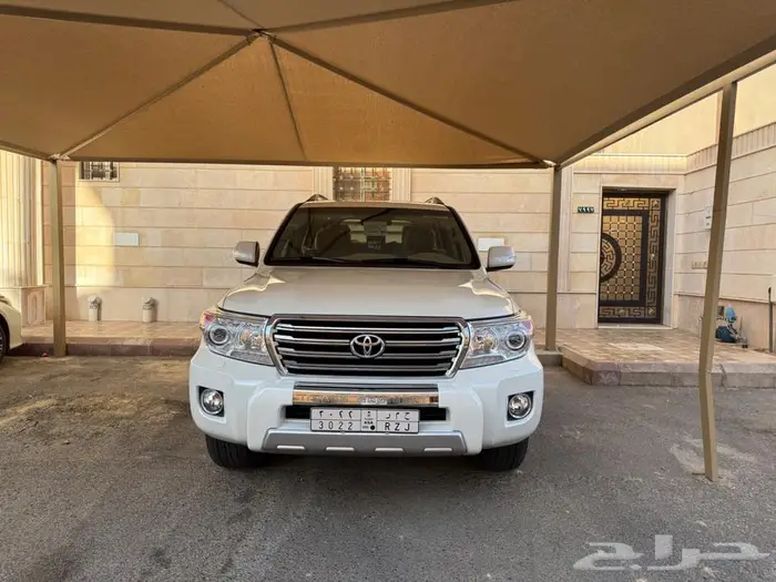 لاندكروزر فل كامل مخزن العداد 35 الف 19