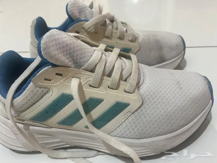 حذاء اديداس 4
