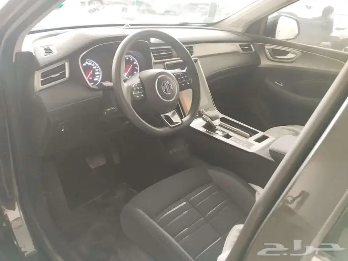 ام جي ار اكس 5_RX5 ستاندر -MG -RX5-2025-الشكل الجديد 3