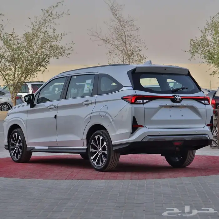 تويوتا فيلوز 2025 glx كاش و اقساط 4