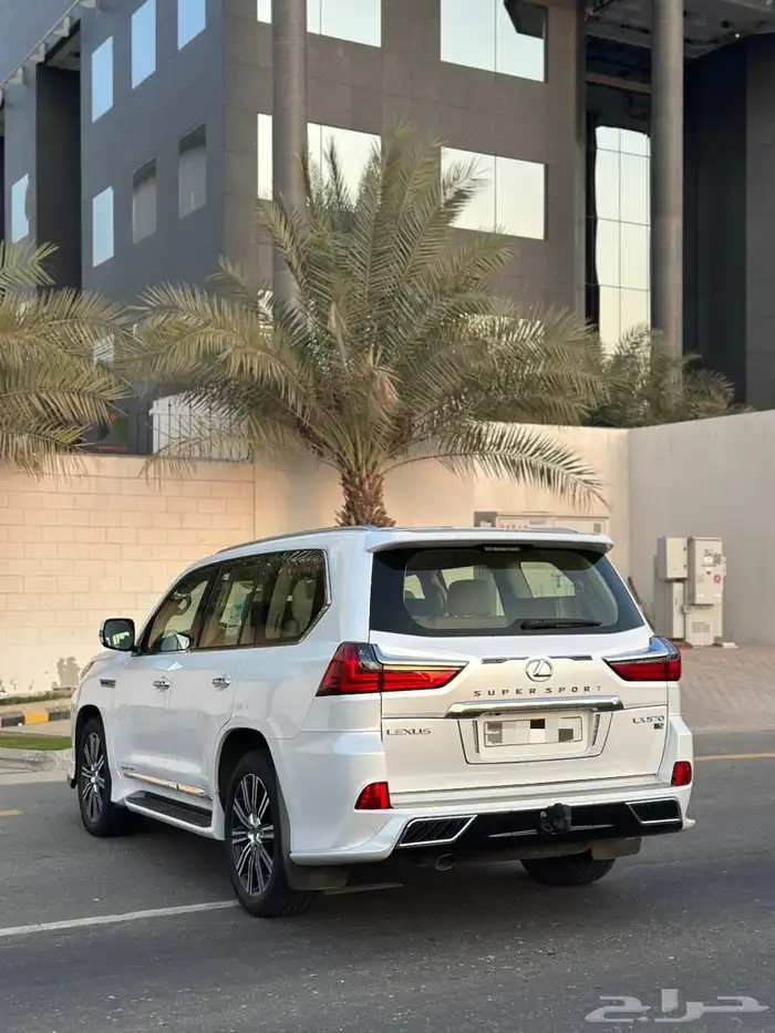 لكزس LX570 2021 11