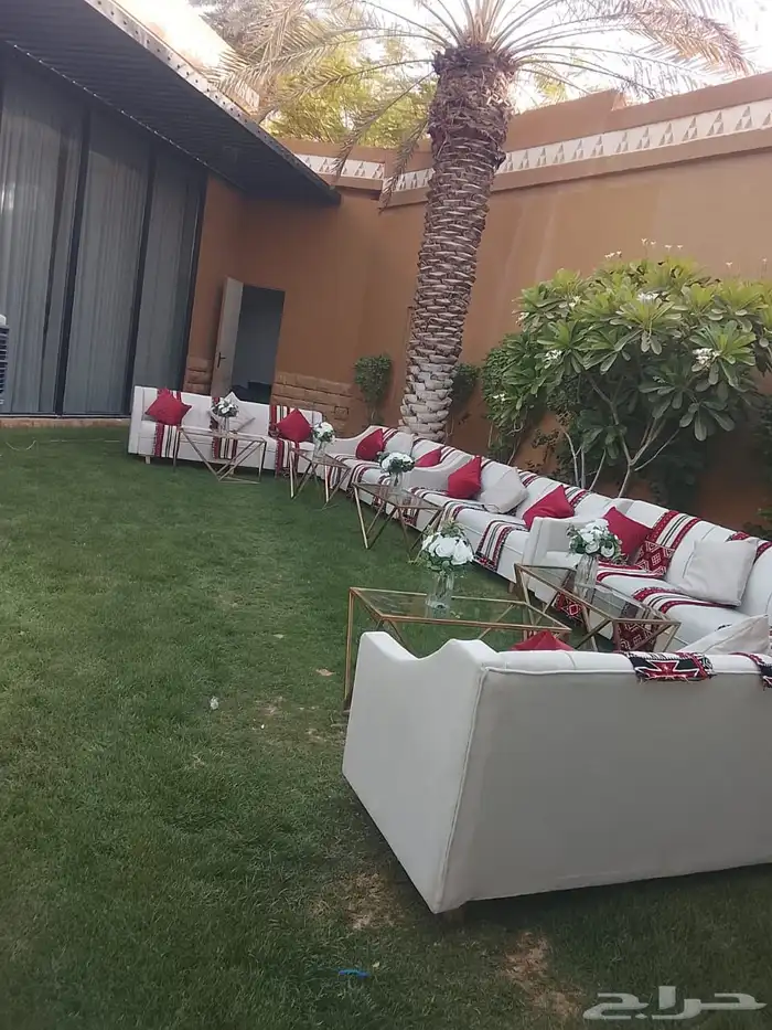 تاجير كنب في اي بي 2