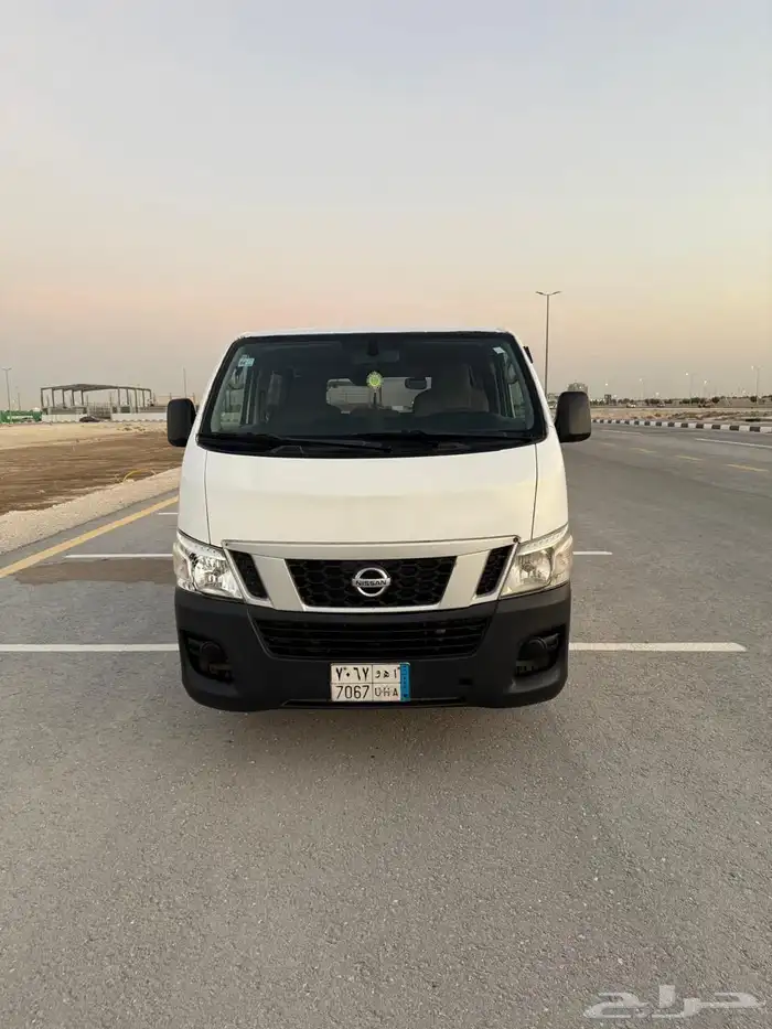 باص نيسان أورفان 2014 بنزين 1