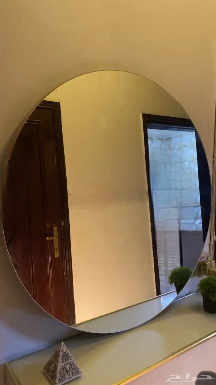 سجاد ومكتب سفرة ومكتبة وتسريحة 2