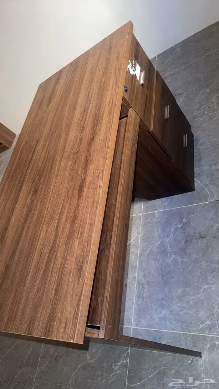 مكتبة للبيع لاعلى سوم 1