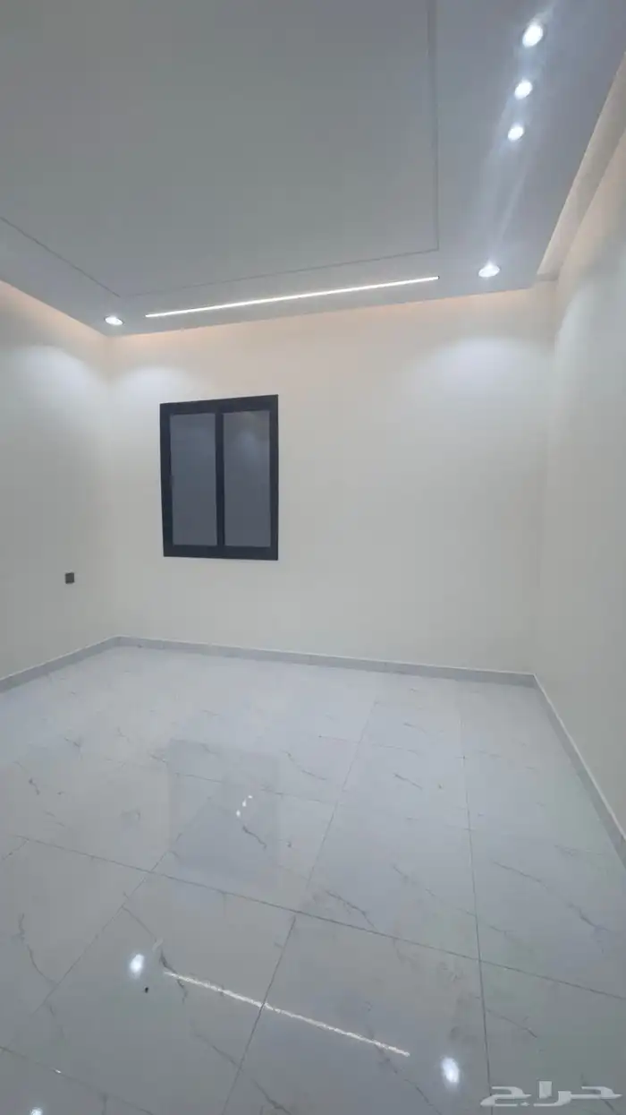 للبيع دور مستقل مع شقه علويه من 830 الف بالخميس 12