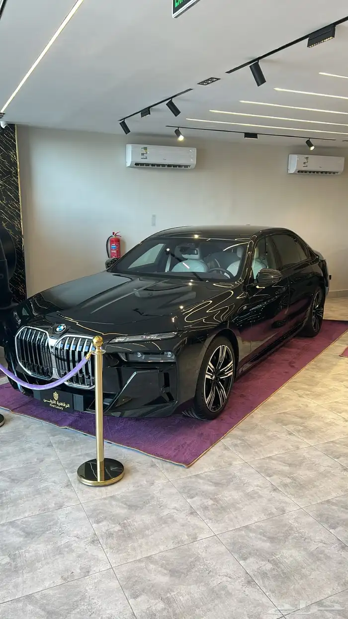 تأجير سيارات فارهة سيارات vip 1