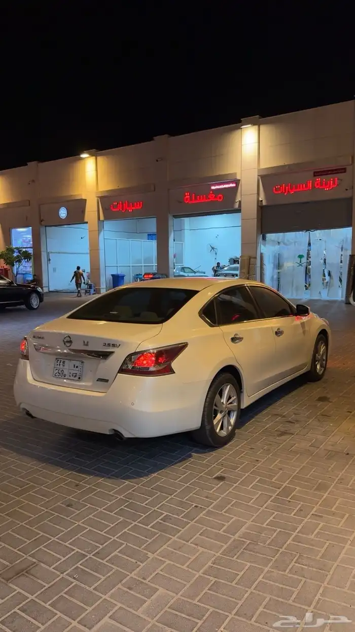 للبيع نيسان التيما فل كامل بدون فتحته 2015 1
