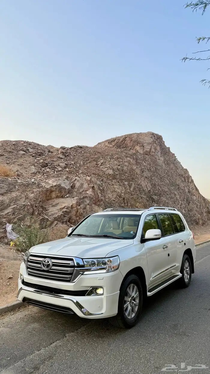 لاندكروزر GXR 2016 فل كامل 8 سرندل 1