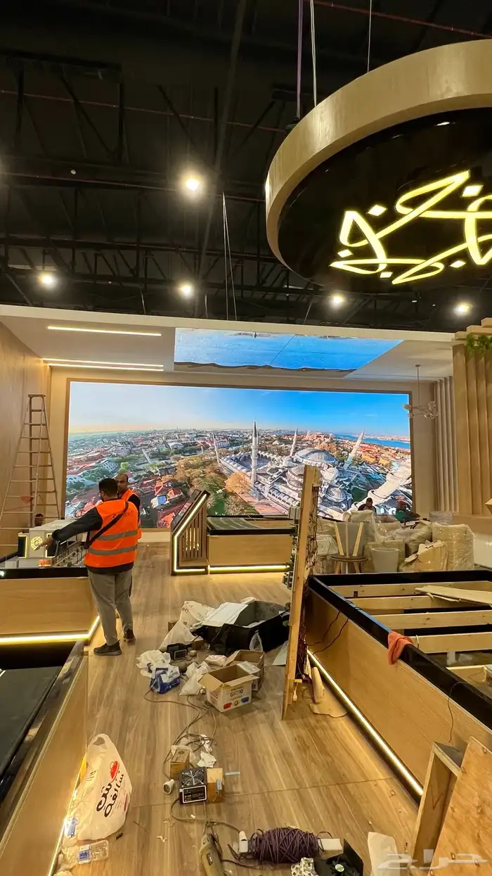 شاشات معرض الصقور و المؤتمرات شاشات للبوثات شاشة تفاعلية لد 7