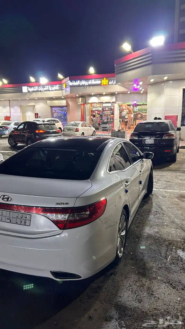 سيارة أزيرا 6