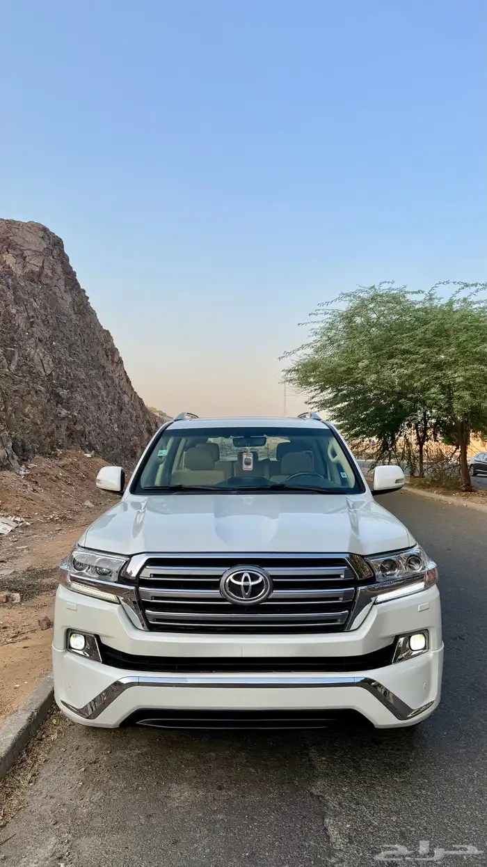 لاندكروزر GXR 2016 فل كامل 8 سرندل 0