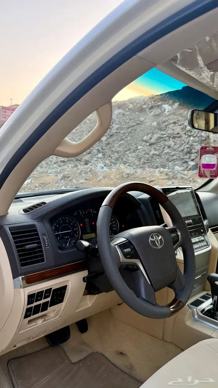 لاندكروزر GXR 2016 فل كامل 8 سرندل 20