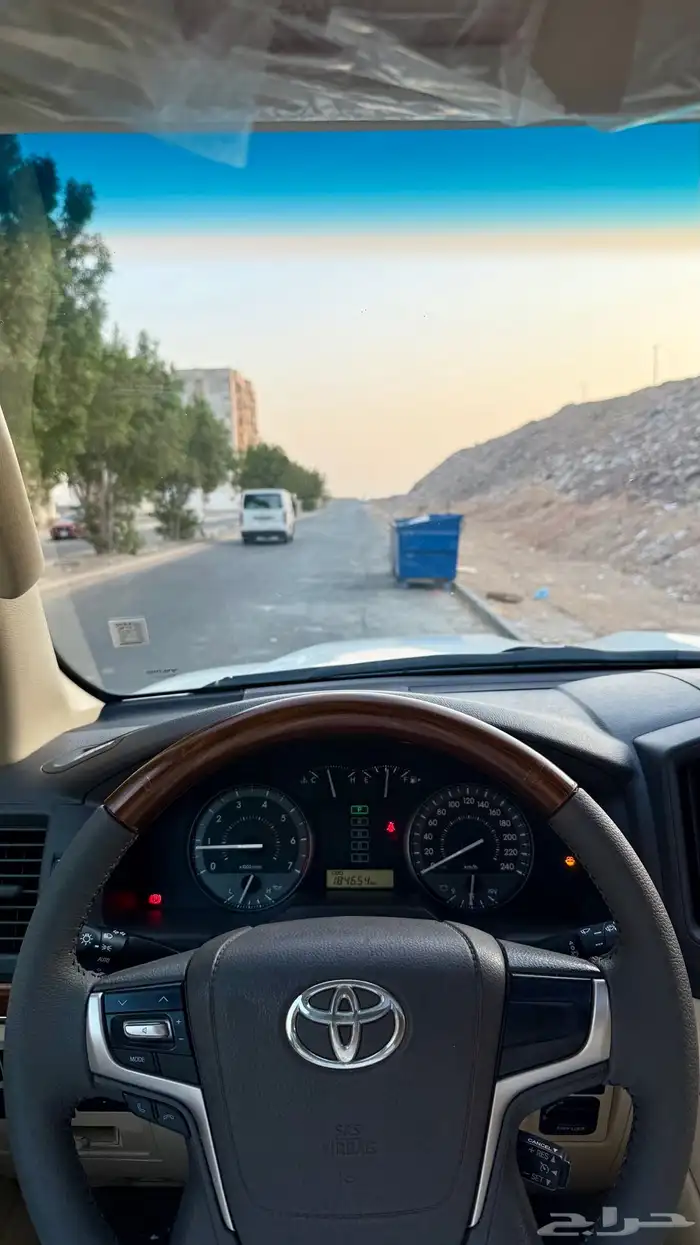 لاندكروزر GXR 2016 فل كامل 8 سرندل 30