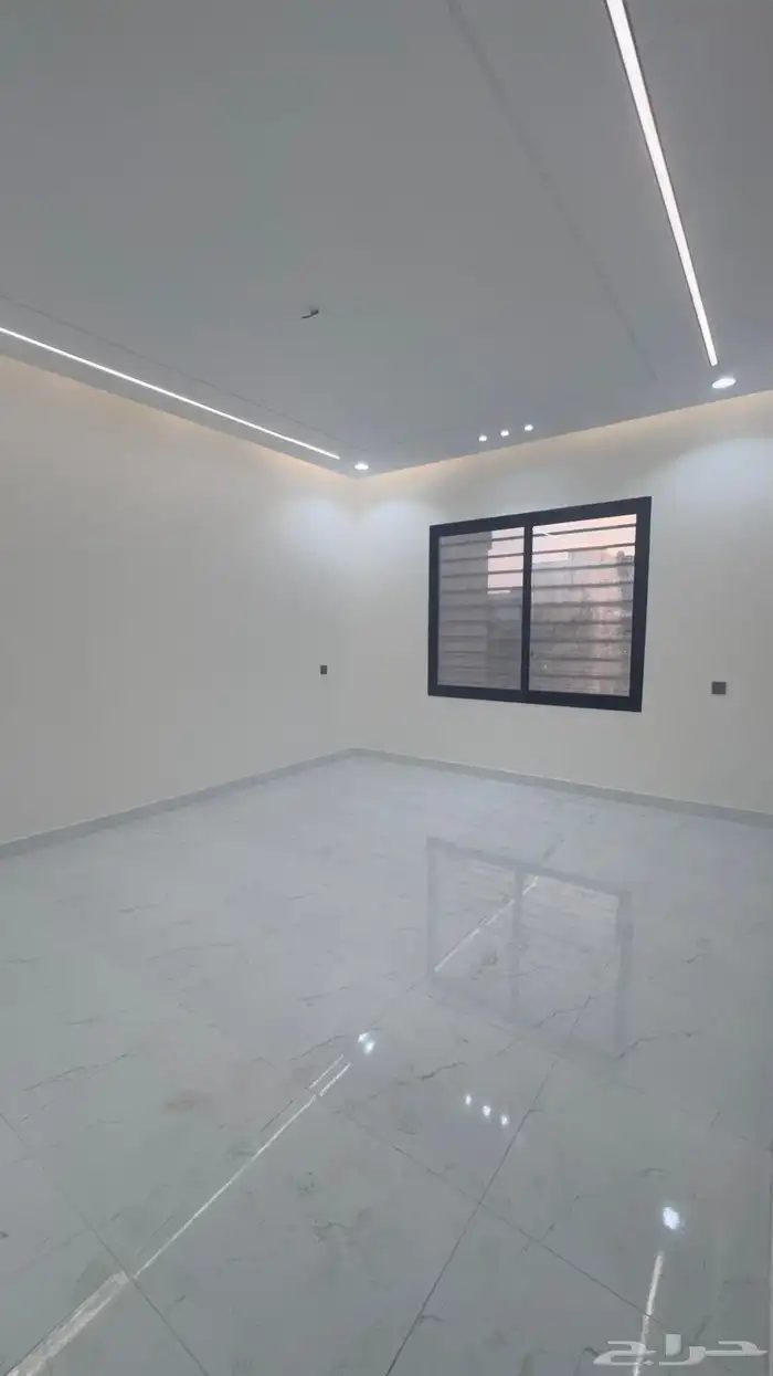 للبيع دور مستقل مع شقه علويه من 830 الف بالخميس 19