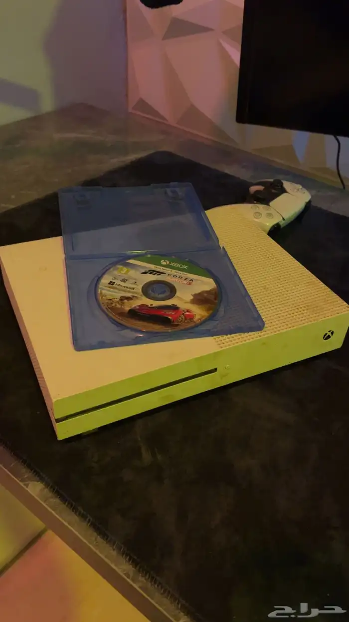 للبيع طاولهLو اكسبوكس ون معه قراند وفورزا كلهن شرط 0