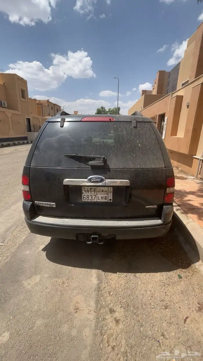 اكسبلورر ممشى 350لون اسود مرشوش كامل وفيه دقات نص فل 1