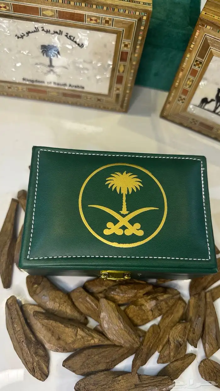 صندوق خشبي بجلد ايطالي فاخر عود 1