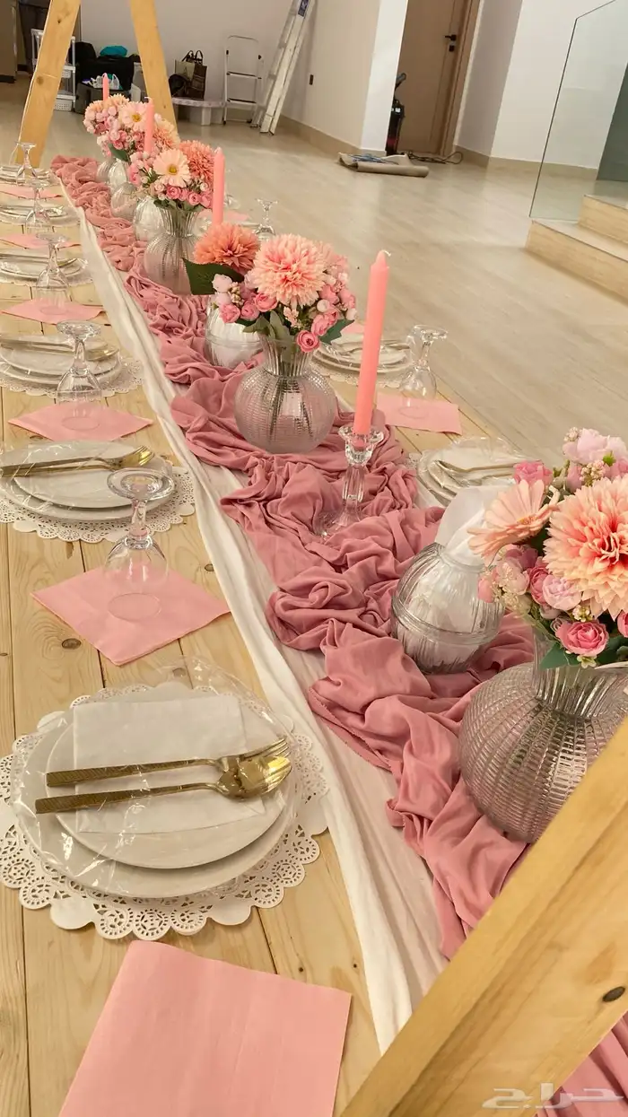 تنسيق طاولات الطعام حسب الكميه 1