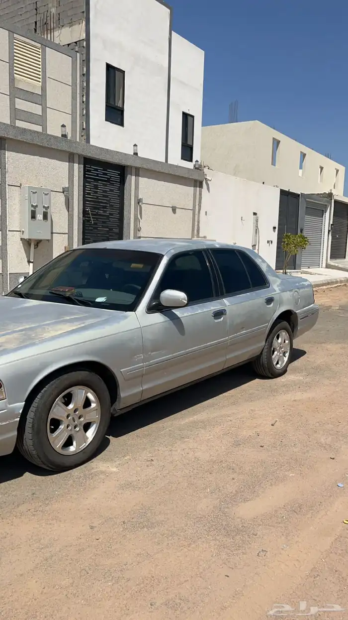 للبيع فورد موديل 2000 5