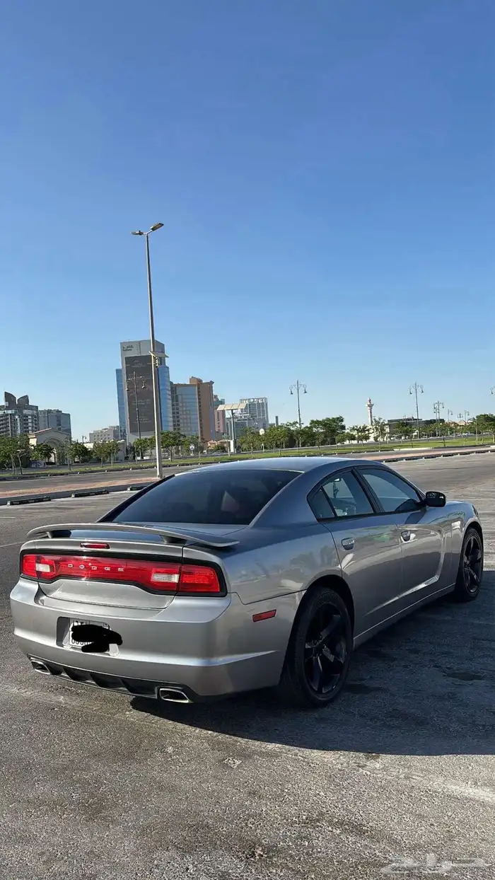 دوج تشارجر 2013 ماشي 300 فل 6 سلندر رياضي 4